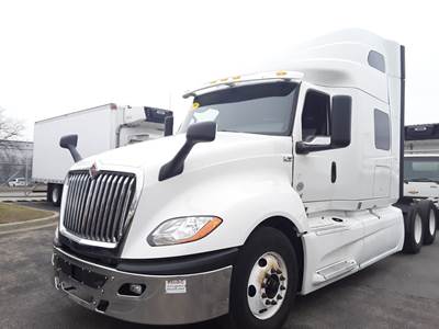 International LT625 Sleeper Semi Truck - 73" Condo Sleeper, 450HP, 12 Speed Automatic