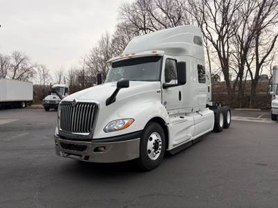 International LT625 Sleeper Semi Truck - 72" Condo Sleeper, 450HP, 10 Speed Automatic