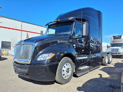 International LT625 Sleeper Semi Truck - 73" Condo Sleeper, 450HP, 10 Speed Automatic