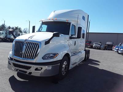 International LT625 Sleeper Semi Truck - 90" Condo Sleeper, 450HP, 12 Speed Automatic