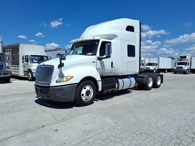 International LT625 Sleeper Semi Truck - 48" Condo Sleeper, 450HP, 10 Speed Manual