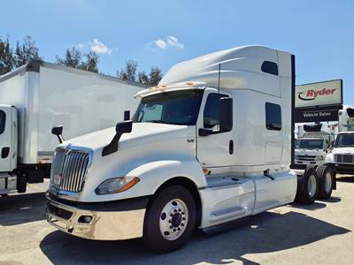International LT625 Sleeper Semi Truck - 72" Condo Sleeper, 450HP, 12 Speed Automatic