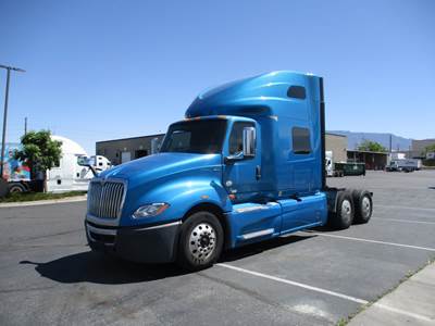 International LT625 Sleeper Semi Truck - 48" Condo Sleeper, 400HP, 11 Speed Automatic