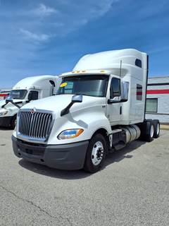 International LT625 Sleeper Semi Truck - 70" Condo Sleeper, 450HP, 10 Speed Manual