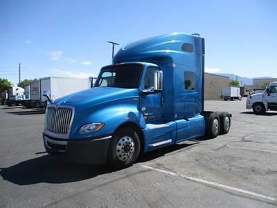 International LT625 Sleeper Semi Truck - 48" Condo Sleeper, 400HP, 11 Speed Automatic