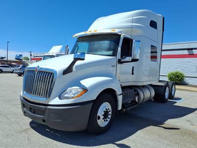 International LT625 Sleeper Semi Truck - 70" Condo Sleeper, 450HP, 10 Speed Manual