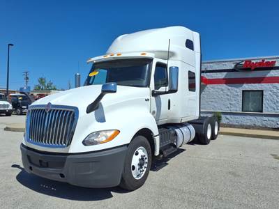 International LT625 Sleeper Semi Truck - 70" Condo Sleeper, 450HP, 10 Speed Manual