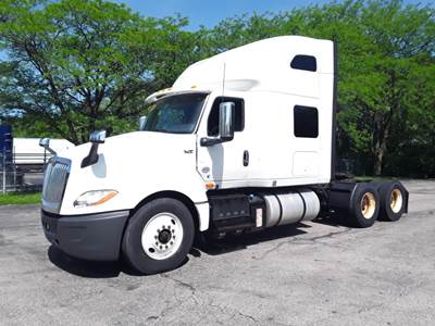 International LT625 Sleeper Semi Truck - 72" Condo Sleeper, 450HP, 10 Speed Manual