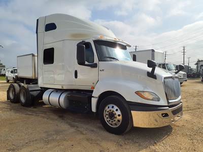 International LT625 Sleeper Semi Truck - 48" Condo Sleeper, 450HP, 10 Speed Automatic