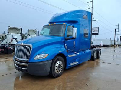 International LT625 Sleeper Semi Truck - 72" Condo Sleeper, 400HP, 11 Speed Automatic