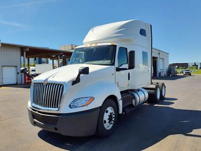 International LT625 Sleeper Semi Truck - 72" Condo Sleeper, 450HP, 12 Speed Automatic