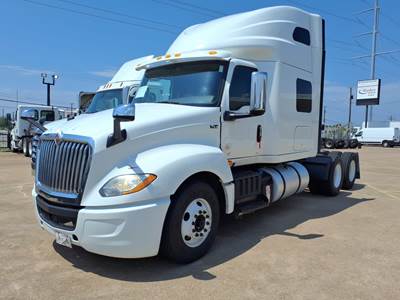 International LT625 Sleeper Semi Truck - 72" Condo Sleeper, 450HP, 10 Speed Manual