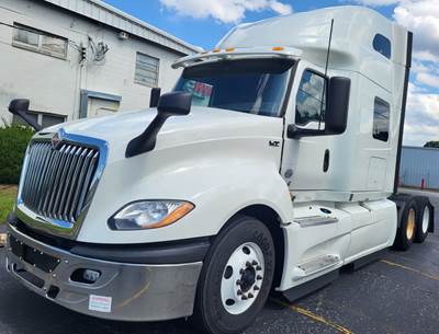 International LT625 Sleeper Semi Truck - 70" Condo Sleeper, 450HP, 12 Speed Automatic