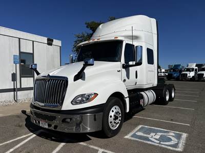International LT625 Sleeper Semi Truck - 56" Condo Sleeper, 400HP, 11 Speed Automatic
