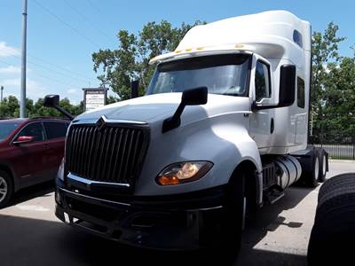 International LT625 Sleeper Semi Truck - 70" Condo Sleeper, 450HP, 10 Speed Automatic