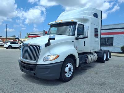 International LT625 Sleeper Semi Truck - 70" Condo Sleeper, 450HP, 10 Speed Manual
