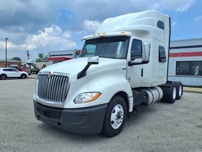 International LT625 Sleeper Semi Truck - 70" Condo Sleeper, 450HP, 10 Speed Manual