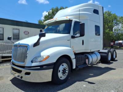 International LT625 Sleeper Semi Truck - 71" Condo Sleeper, 450HP, 10 Speed Automatic