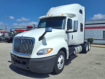 International LT625 Sleeper Semi Truck - 70" Condo Sleeper, 450HP, 10 Speed Manual