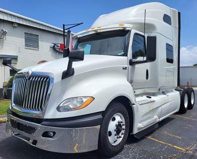 International LT625 Sleeper Semi Truck - 73" Condo Sleeper, 450HP, 12 Speed Automatic