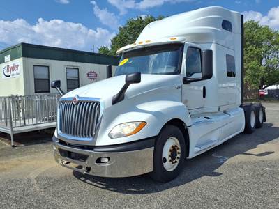 International LT625 Sleeper Semi Truck - 71" Condo Sleeper, 450HP, 10 Speed Automatic