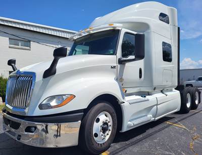 International LT625 Sleeper Semi Truck - 73" Condo Sleeper, 450HP, 12 Speed Automatic