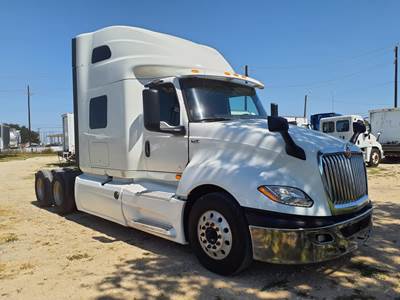 International LT625 Sleeper Semi Truck - 48" Condo Sleeper, 450HP, 12 Speed Automatic