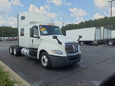 International LT625 Sleeper Semi Truck - 72" Condo Sleeper, 450HP, 12 Speed Automatic