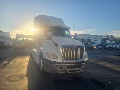 International LT625 Sleeper Semi Truck - 80" Condo Sleeper, 450HP, 10 Speed Automatic