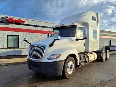 International LT625 Sleeper Semi Truck - 70" Condo Sleeper, 450HP, 10 Speed Manual