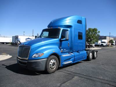 International LT625 Sleeper Semi Truck - 73" Condo Sleeper, 400HP, 11 Speed Automatic
