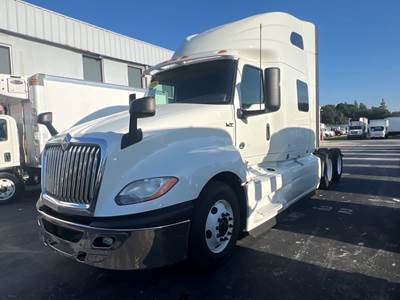 International LT625 DAYCAB S/A Sleeper Semi Truck - 48" Condo Sleeper, 450HP, 12 Speed Automatic