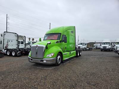 Kenworth T680 Sleeper Semi Truck - 48" Condo Sleeper, 510HP, 18 Speed Automatic