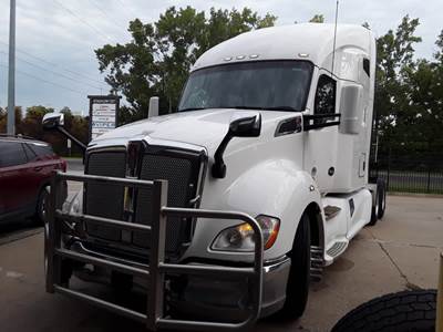 Kenworth T680 Sleeper Semi Truck - 70" Condo Sleeper, 450HP, 12 Speed Automatic
