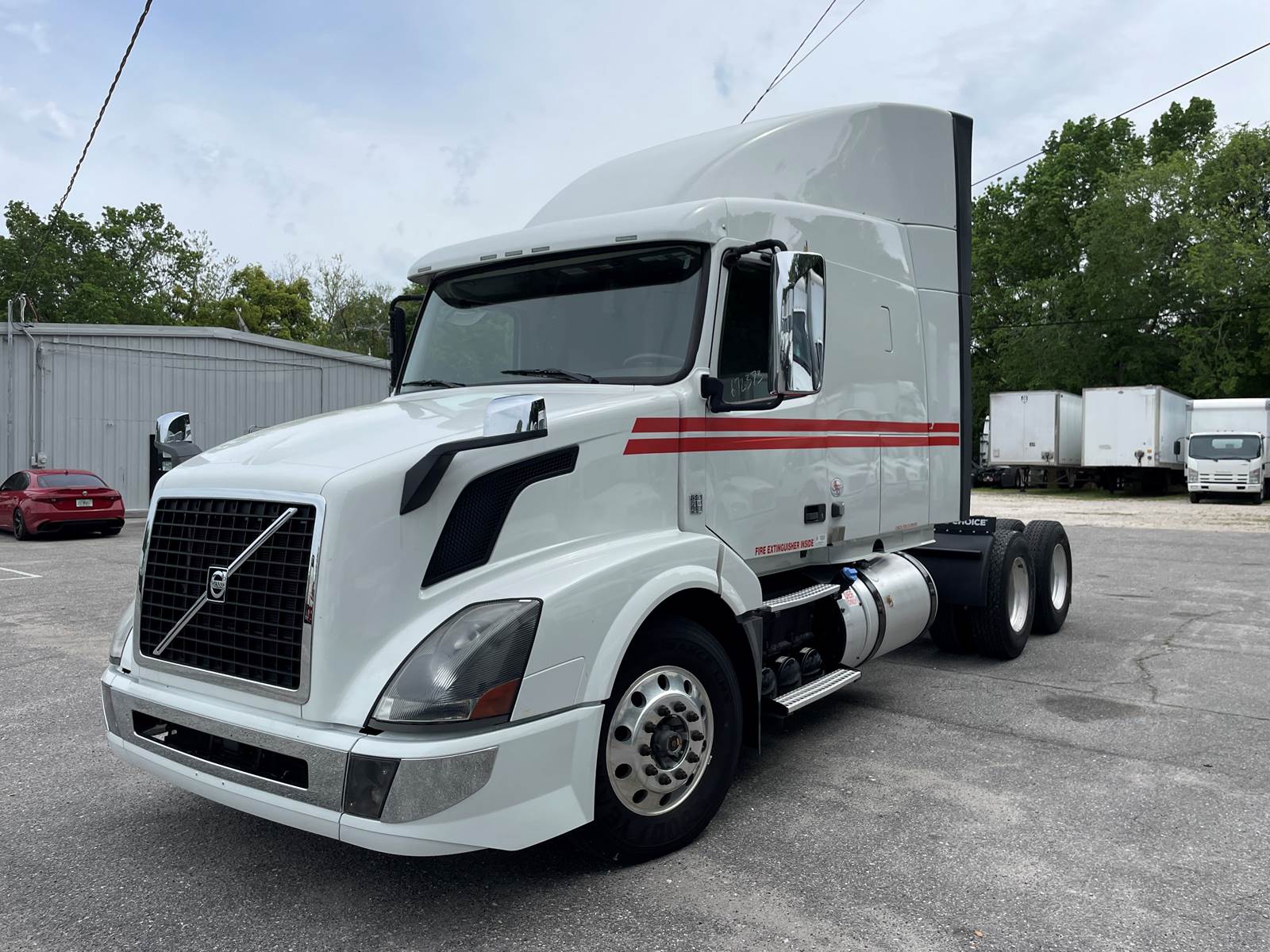 2017 Volvo VNL64T Sleeper Semi Truck 61" Mid Roof Sleeper, 425HP, 12
