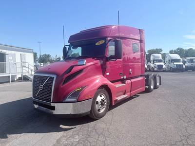Volvo VNL64T740 Sleeper Semi Truck - 70" Condo Sleeper, 500HP, 10 Speed Automatic