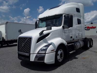 Volvo VNL64T760 Sleeper Semi Truck - 72" Condo Sleeper, 455HP, 12 Speed Automatic