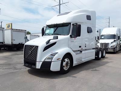 Volvo VNL64T760 Sleeper Semi Truck - 72" Condo Sleeper, 450HP, 10 Speed Manual