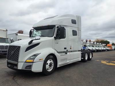 Volvo VNL64T760 Sleeper Semi Truck - 72" Condo Sleeper, 455HP, 12 Speed Automatic