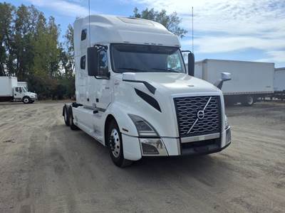 Volvo VNL64T760 Sleeper Semi Truck - 48" Flat Top Sleeper, 455HP, 12 Speed Automatic