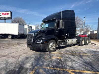 Volvo VNL64T760 Sleeper Semi Truck - 70" Condo Sleeper, 450HP, 10 Speed Automatic