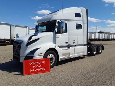 Volvo VNL64T760 Sleeper Semi Truck - 73" Condo Sleeper, 500HP, 12 Speed Automatic