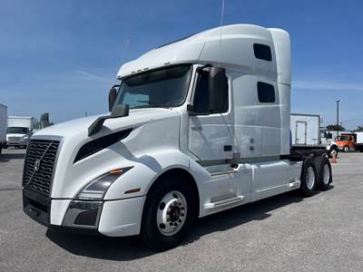 Volvo VNL64T760 Sleeper Semi Truck - 72" Condo Sleeper, 450HP, 13 Speed Manual