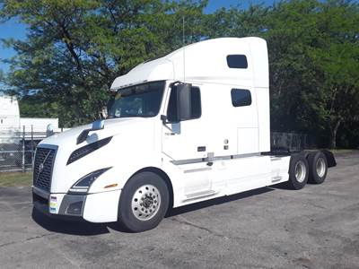 Volvo VNL64T760 Sleeper Semi Truck - 72" Condo Sleeper, 455HP, 12 Speed Automatic