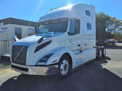 Volvo VNL64T760 Sleeper Semi Truck - 61" Condo Sleeper, 450HP, 10 Speed Automatic