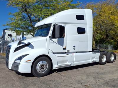 Volvo VNL64T760 Sleeper Semi Truck - 84" Condo Sleeper, 455HP, 12 Speed Automatic