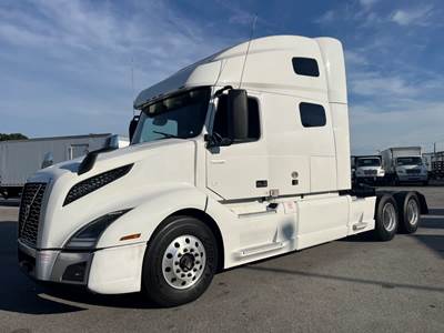 Volvo VNL64T760 Sleeper Semi Truck - 73" Condo Sleeper, 455HP, 12 Speed Automatic