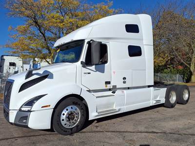 Volvo VNL64T760 Sleeper Semi Truck - 72" Condo Sleeper, 455HP, 12 Speed Automatic