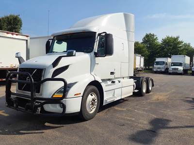 Volvo VNR64T-640 Sleeper Semi Truck - 73" Mid Roof Sleeper, 425HP, 12 Speed Automatic