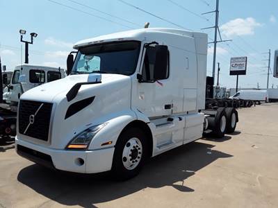 Volvo VNR64T-640 Sleeper Semi Truck - 60" Mid Roof Sleeper, 425HP, 12 Speed Automatic